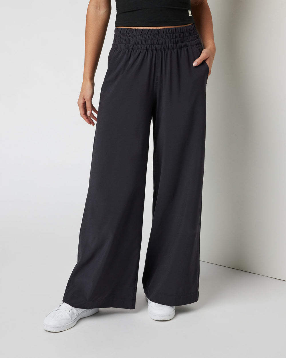 Villa Wideleg - Short Black Wide Leg Pants | Vuori For sale