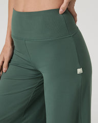 Halo Easy Wideleg Pant - Short Women's Agate Green Pants | Vuori Clothing