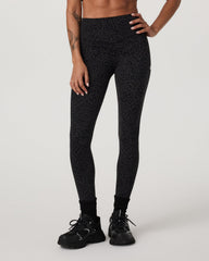 Vuori AllTheForm™ Legging Black Blurred Torrent Legging | Vuori On sale