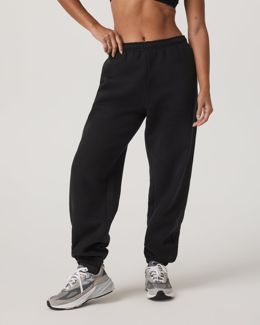 Restore Classic Sweatpant Women's Washed Black Pants | Vuori Discount