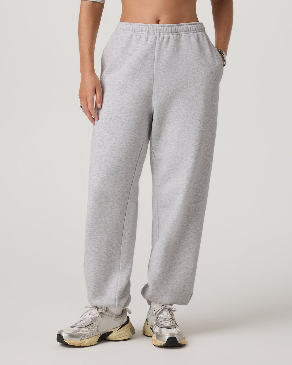 Women's Restore Classic Sweatpant - Short Pale Grey | Vuori Online