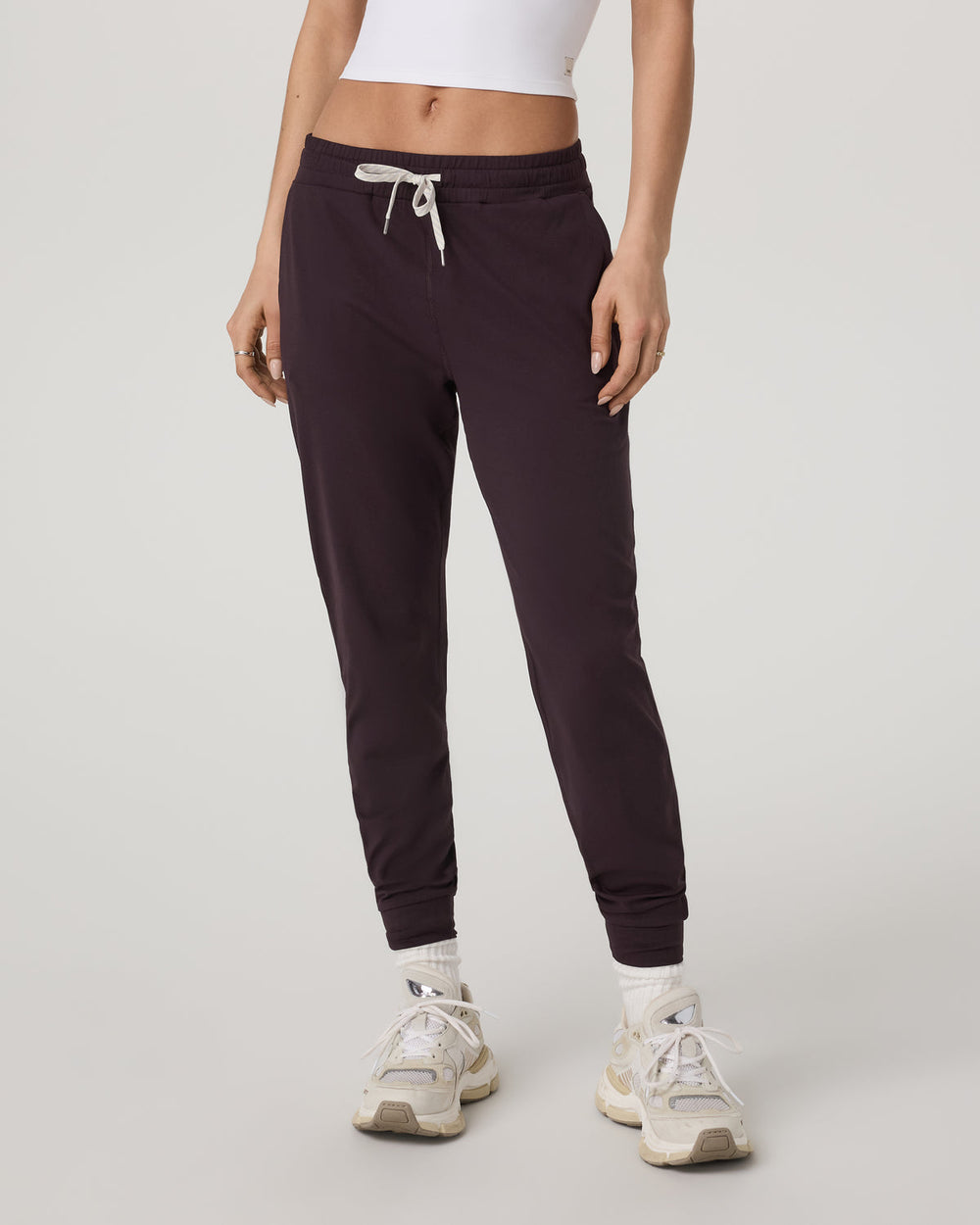 Performance Jogger - Long Women's Raisin Joggers | Vuori Clothing