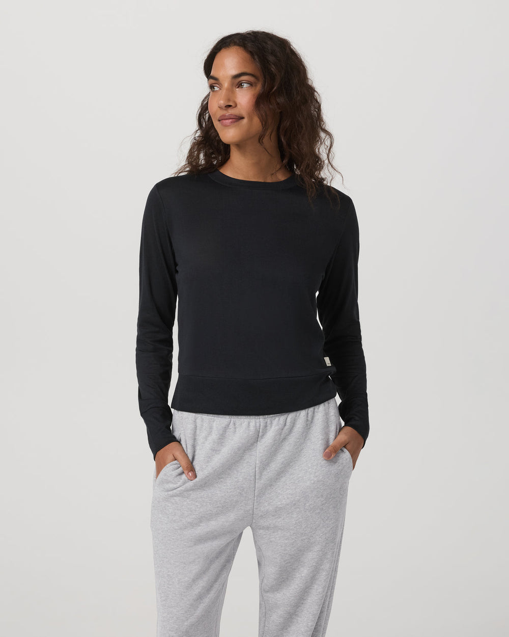 Daydream Crew Lightweight Black Long Sleeve Shirt | Vuori Outlet