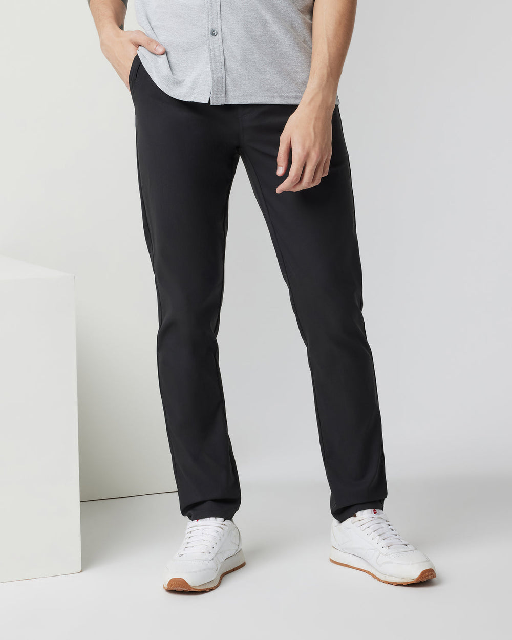 Cascade Tech Chino Pant 32" Men's Black Chinos | Vuori For sale