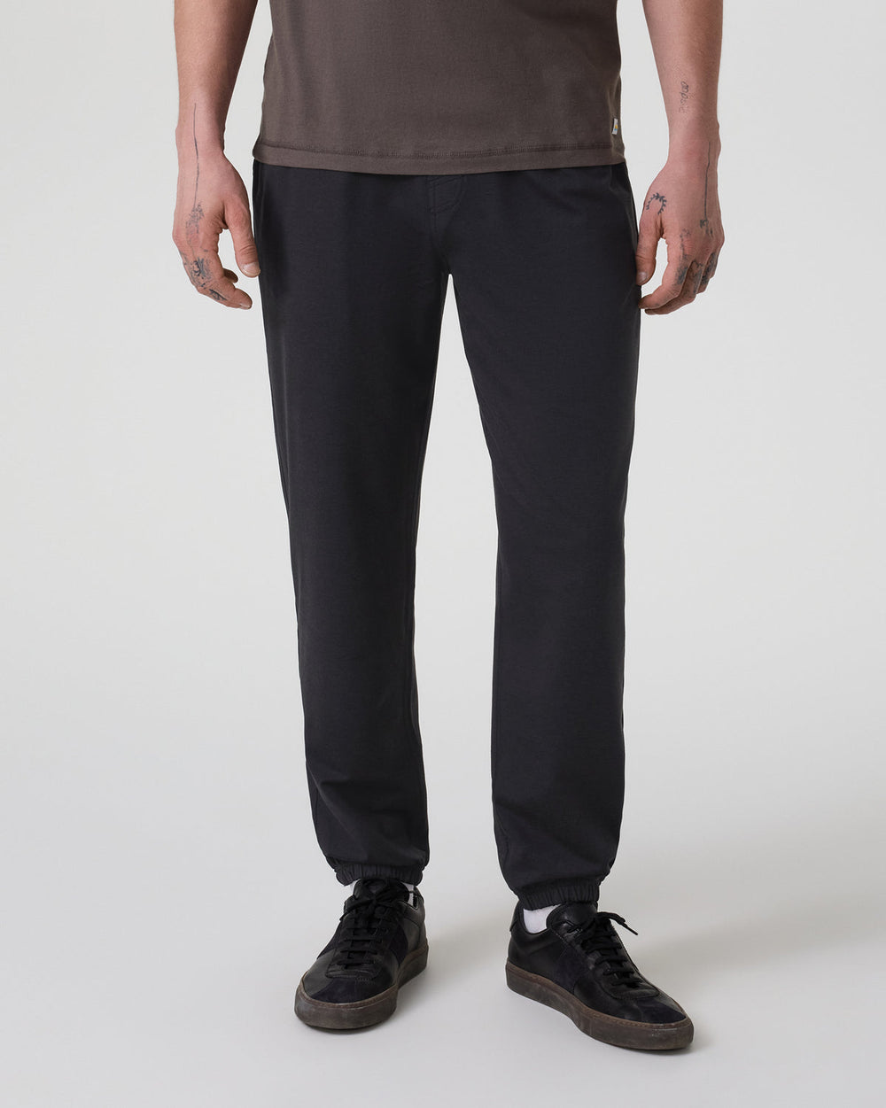 Coronado Performance Sweatpant Classic 28" Black Heather | Vuori On sale