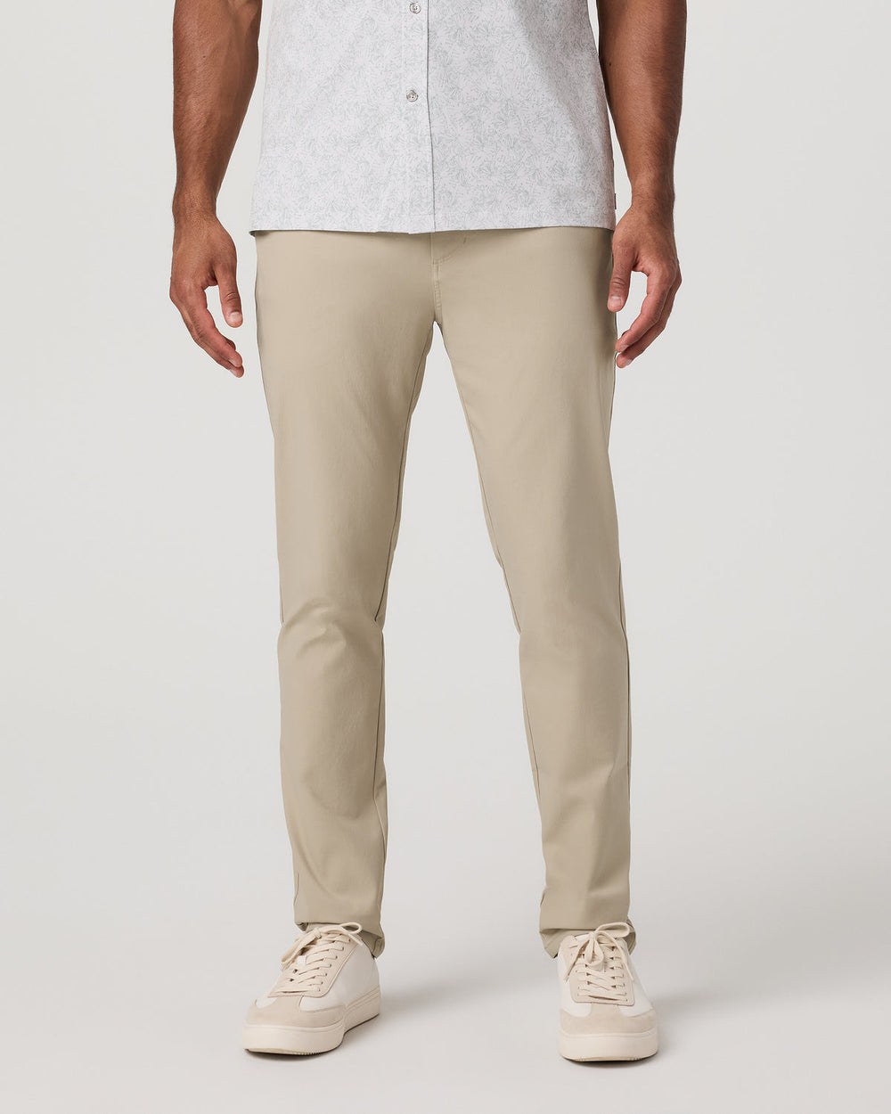 Men's Cascade Tech Chino Athletic Slim Fit 32" Trench | Vuori Clothing