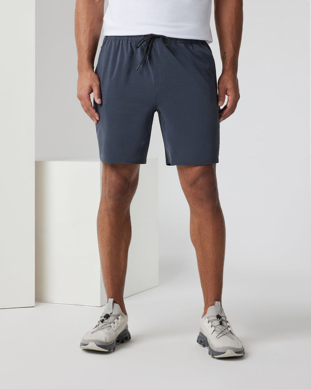 Elevate Kore Short Lined 7" Men's Navy Performance Shorts | Vuori On sale