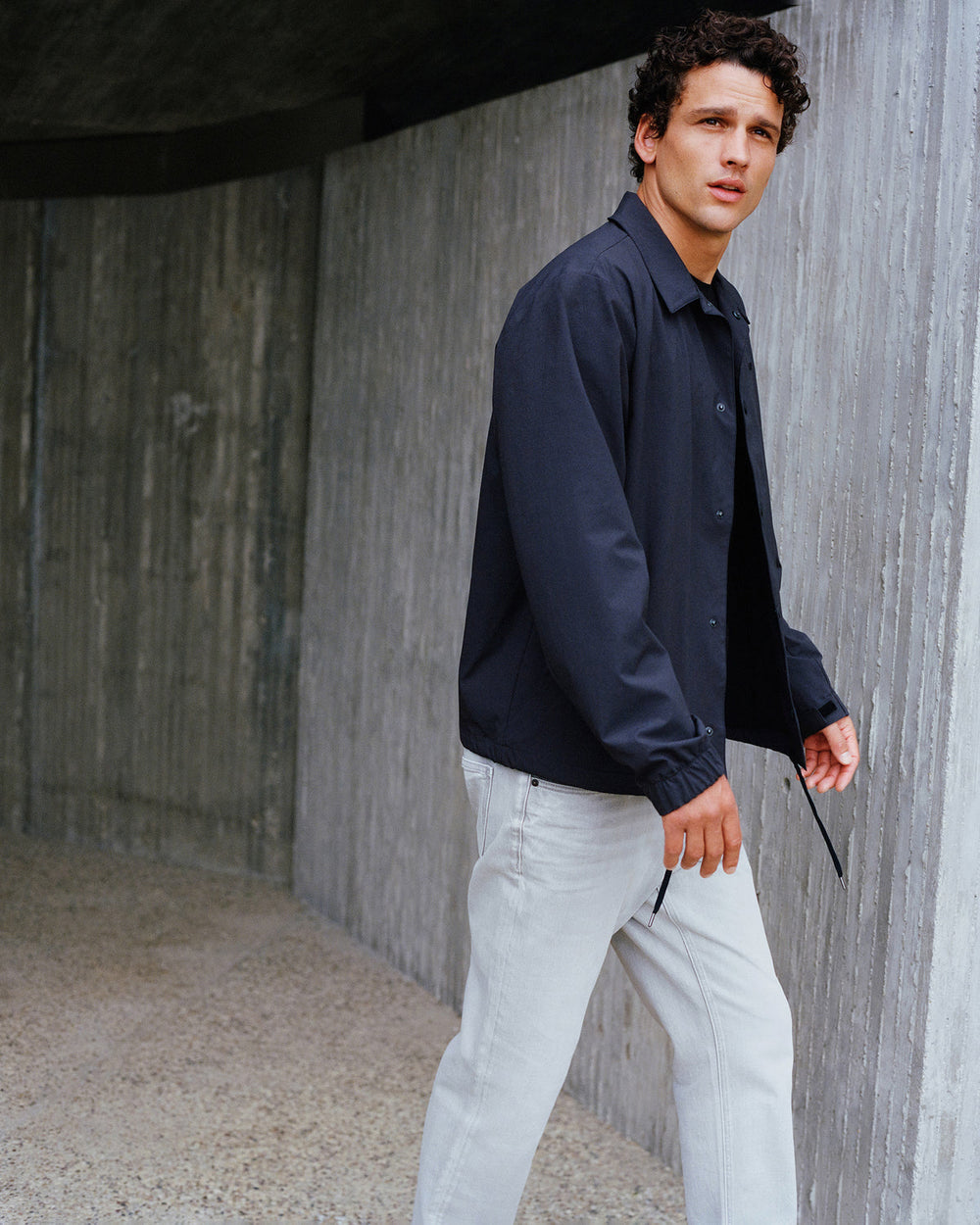 V1 Coach Jacket Men's Black Vintage Style Jacket | Vuori Online