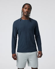Long-Sleeve Strato Tech Tee Navy Long Sleeve Top | Vuori