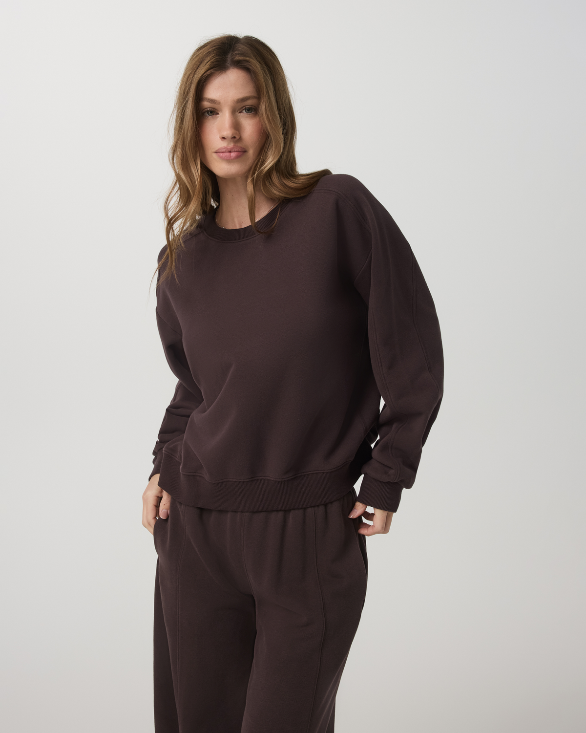 Sedona Seams Crew Women's French Roast Sweatshirt | Vuori US
