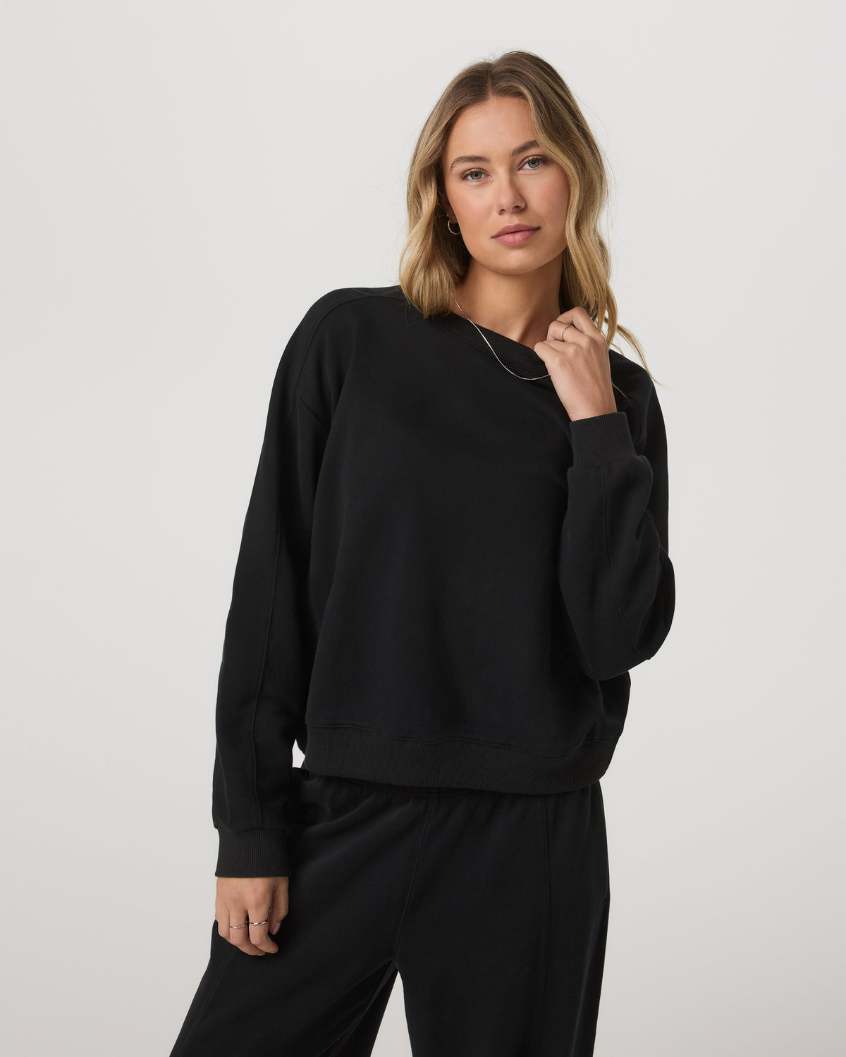 Sedona Seams Crew Women's Black Fleece Sweatshirt | Vuori For sale