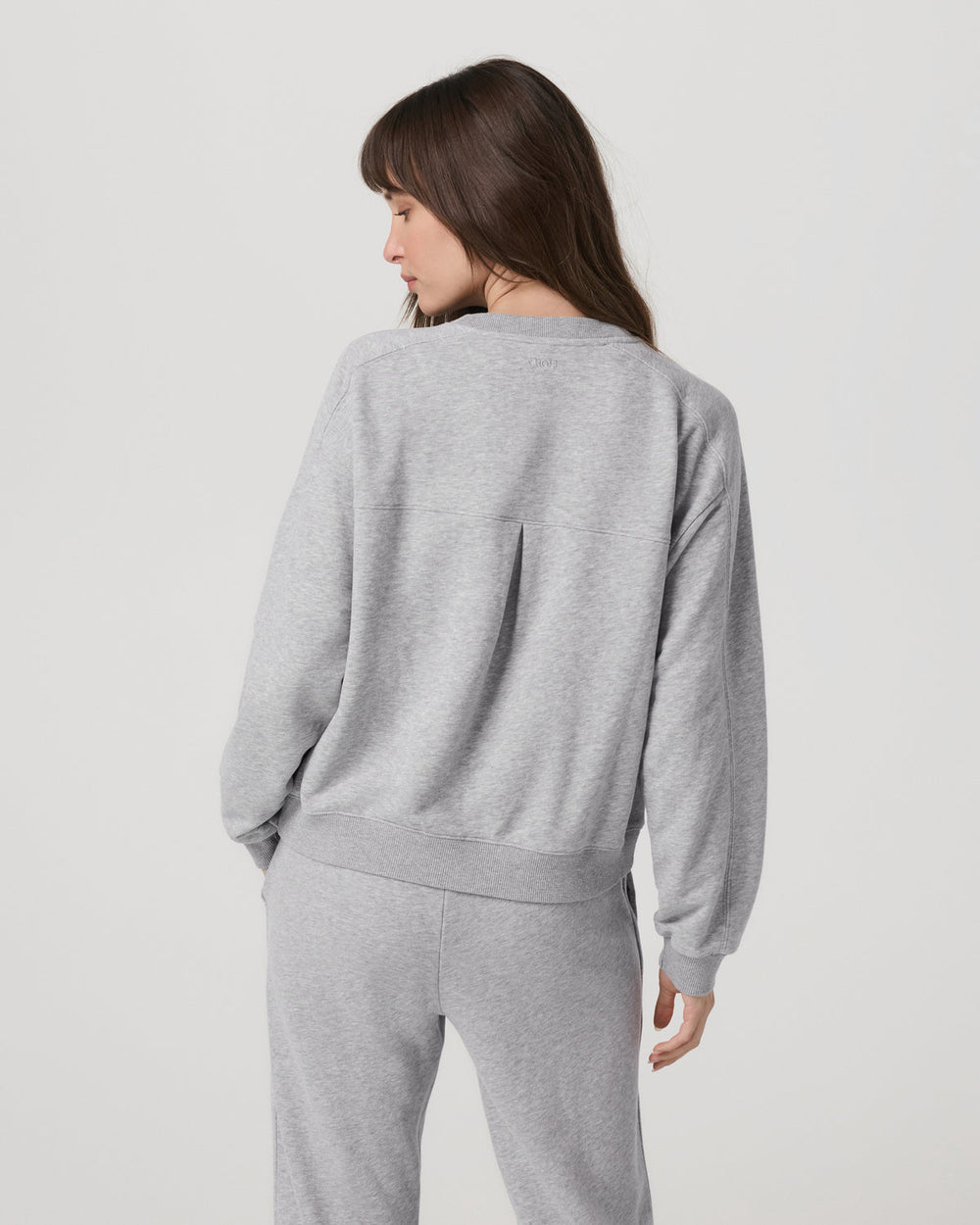 Sedona Seams Crew Women's Light Heather Grey Sweatshirt | Vuori Online