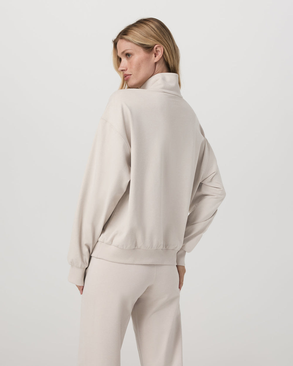 Granite Half Zip Women's Oatmeal Heather Sweatshirt | Vuori Outlet