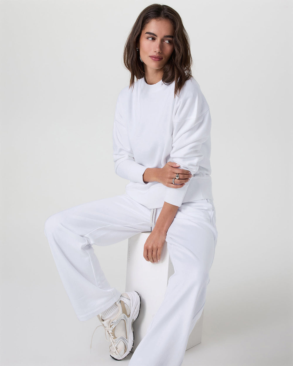 Sedona Weekender Crew Women's White Pullover | Vuori