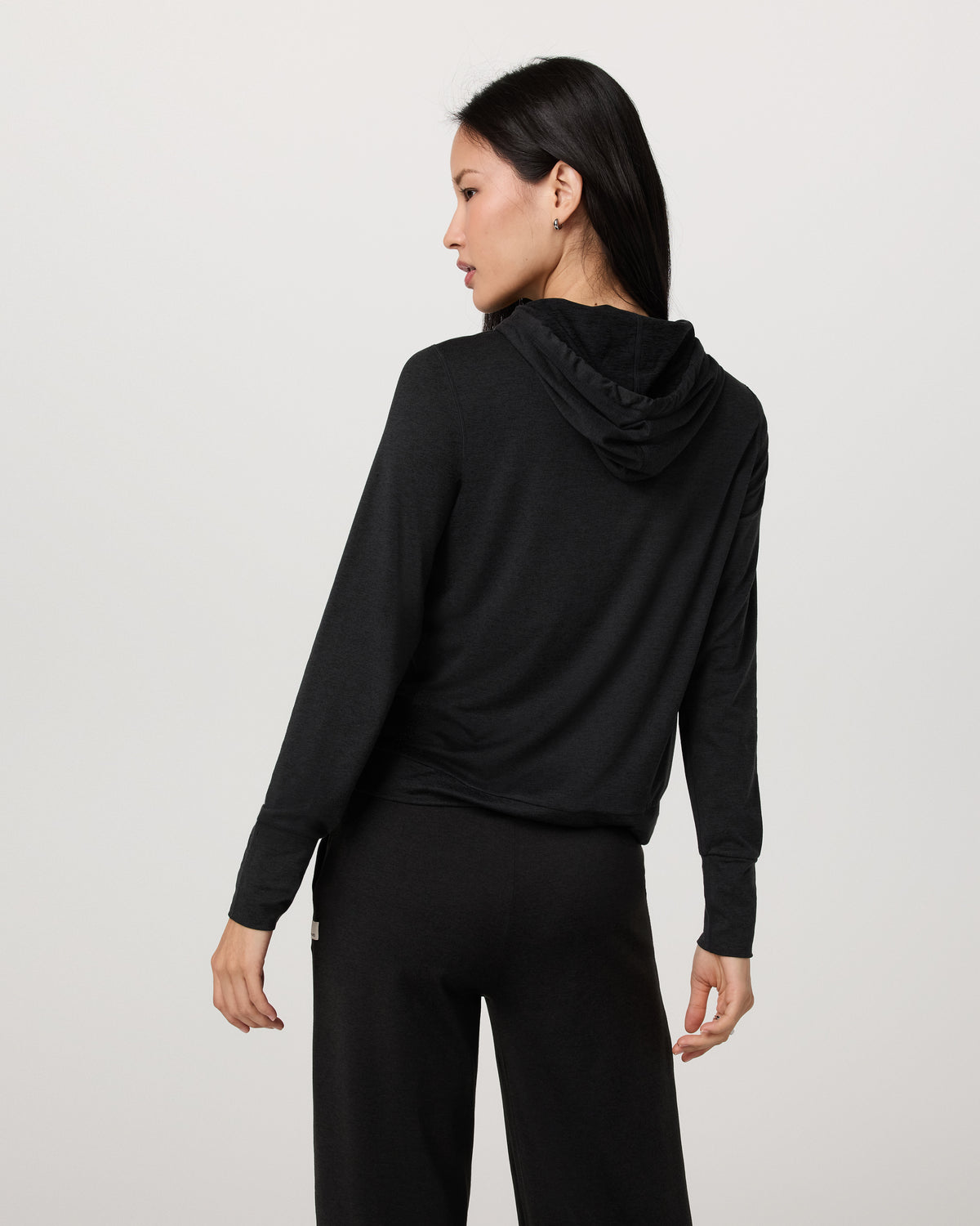 Halo Essential Hoodie Black Heather Sweatshirt | Vuori US