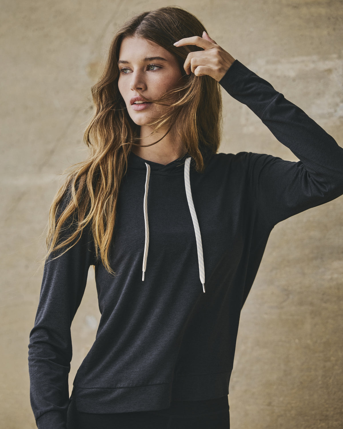 Halo Essential Hoodie Black Heather Sweatshirt | Vuori US
