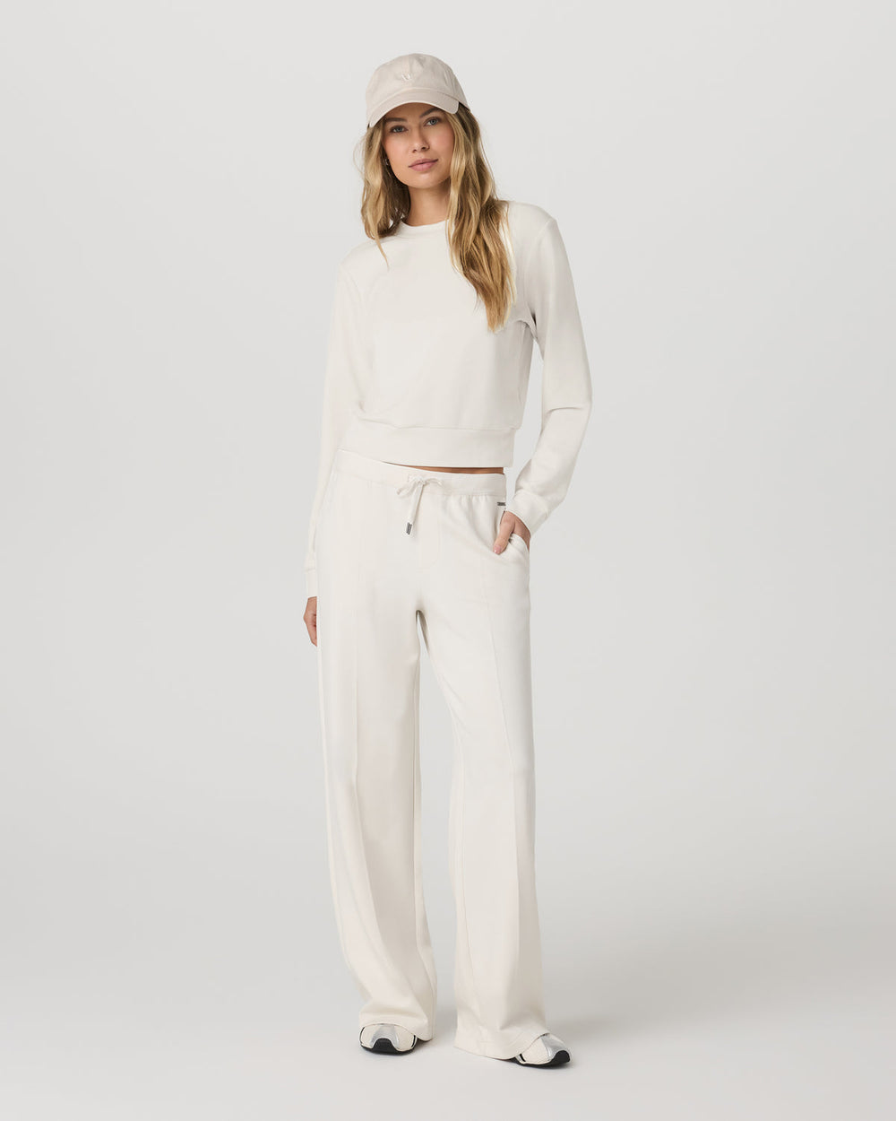Compose Crew Marshmallow Pullover Fleece Sweatshirt | Vuori