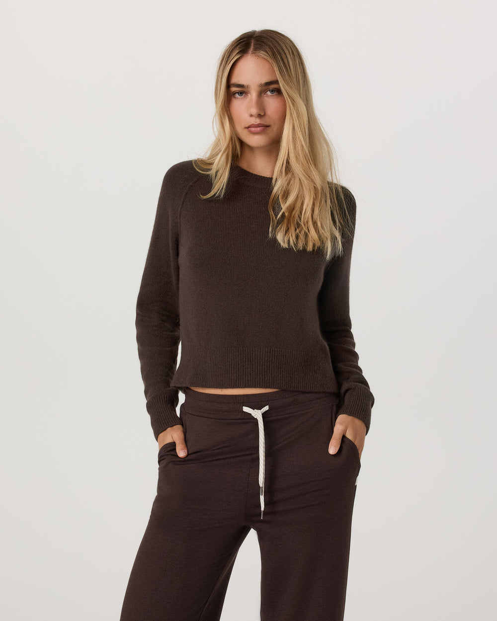 Émilie Cashmere Crew Women's Java Pullover | Vuori Discount