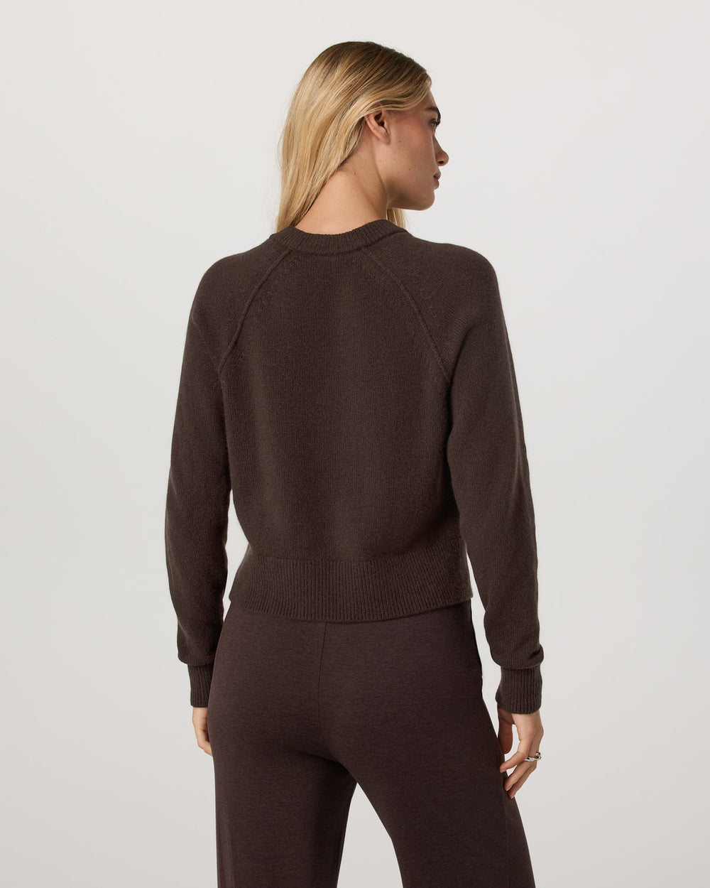 Émilie Cashmere Crew Women's Java Pullover | Vuori Discount