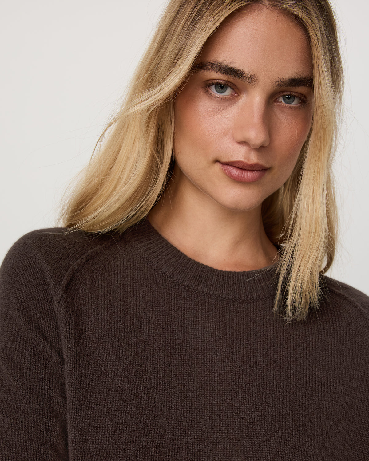 Émilie Cashmere Crew Women's Java Pullover | Vuori Discount