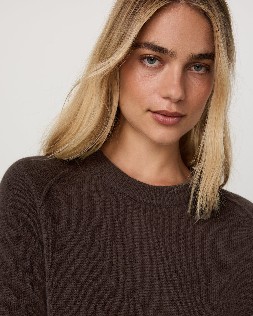 Émilie Cashmere Crew Women's Java Pullover | Vuori Discount