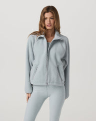 Alpine Jacket Women's Cozy Fleece Jacket in Blue Haze | Vuori Clothing