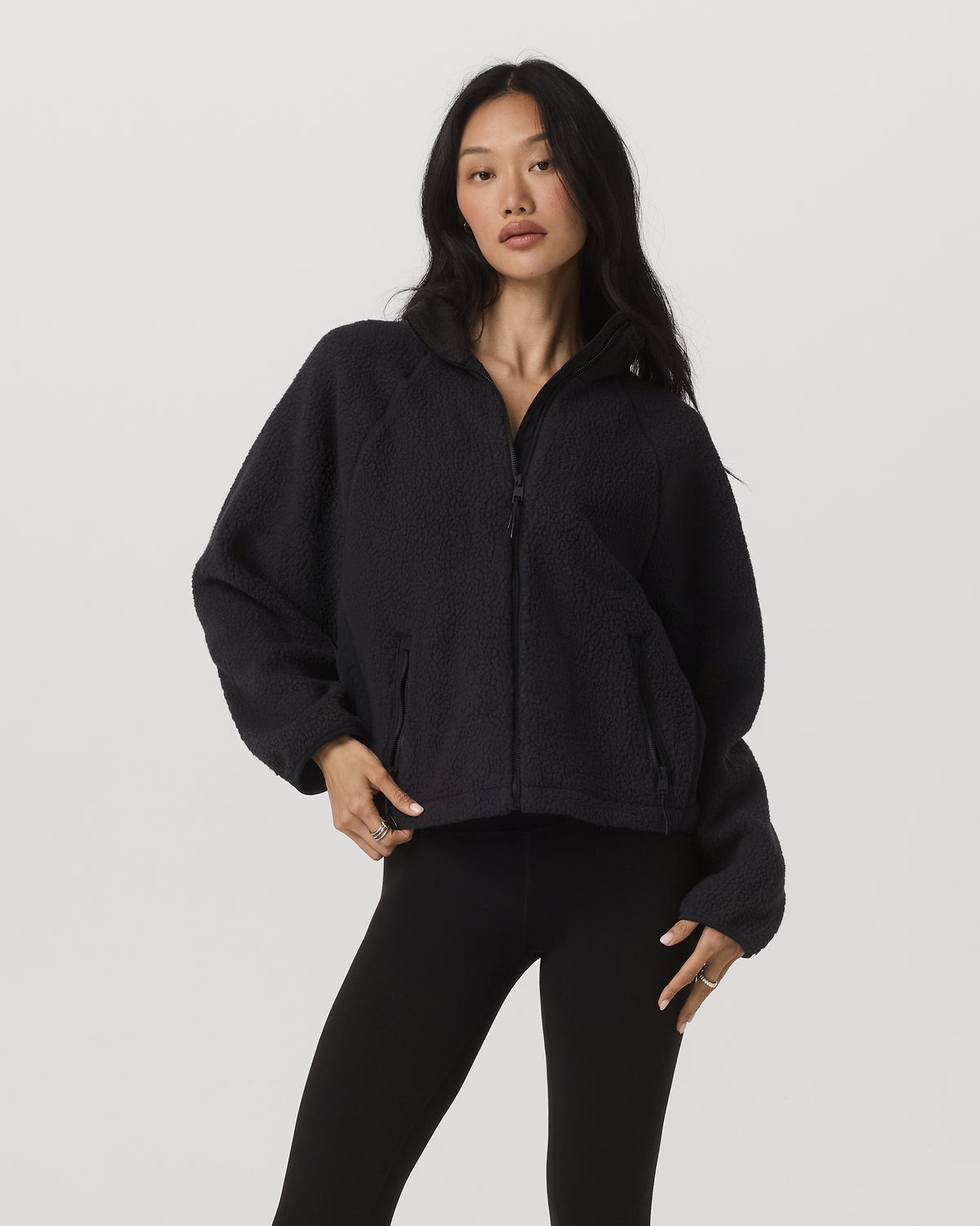 Alpine Jacket Women's Cozy Fleece Jacket in Black| Vuori | Vuori Online