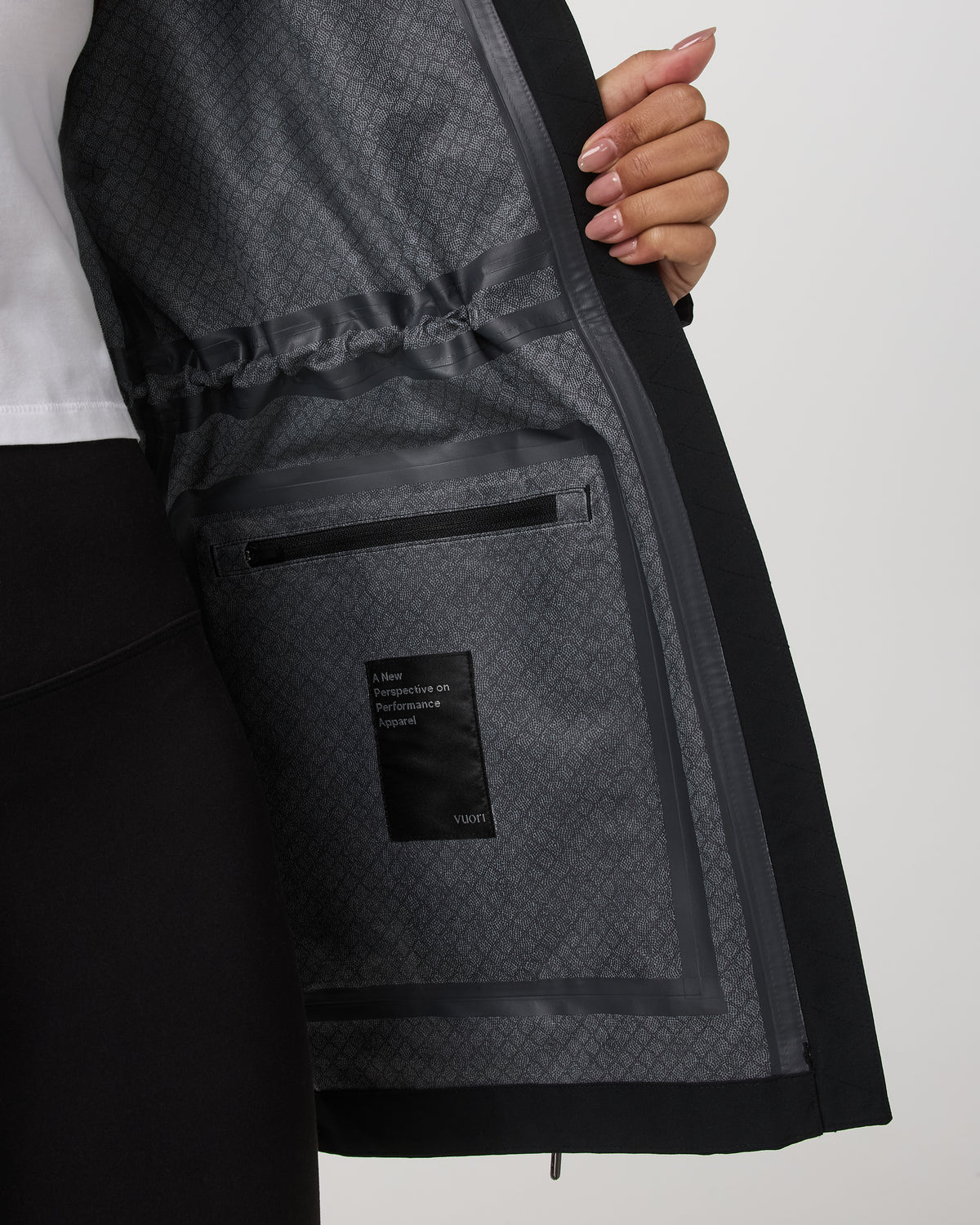 Pfeiffer Rain Jacket Black | Vuori