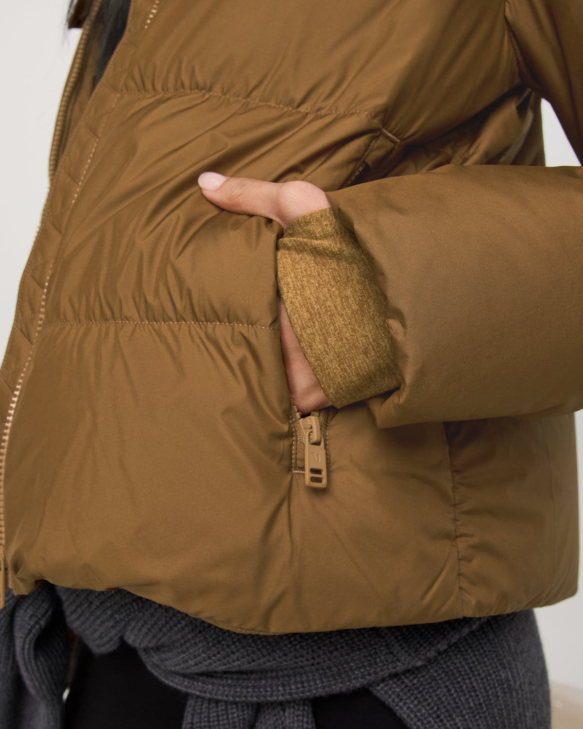 Alta Down Jacket Women's Puffer Jacket in Rum | Vuori US