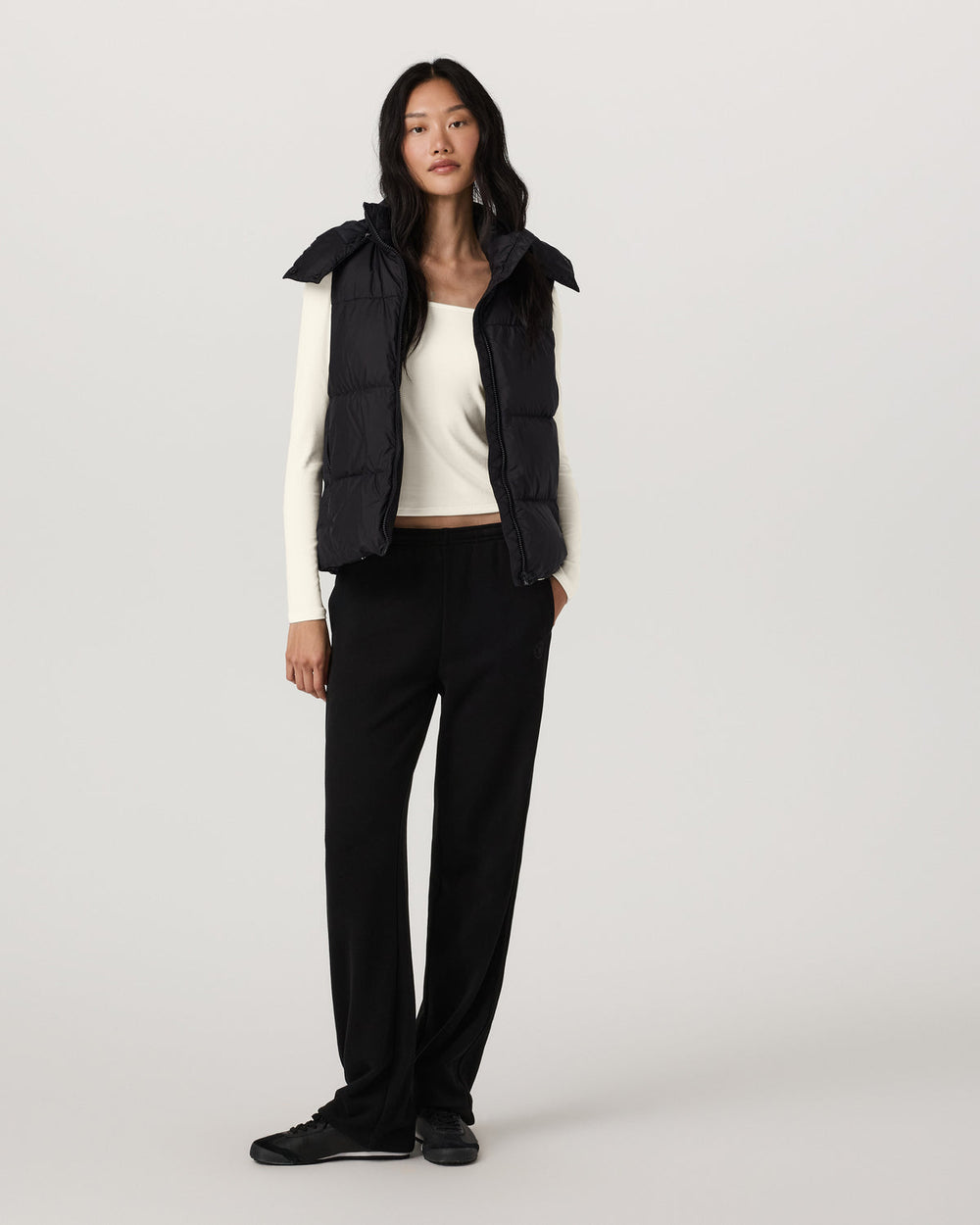 Alta Down Vest Women's Black Sleeveless Vest | Vuori Online