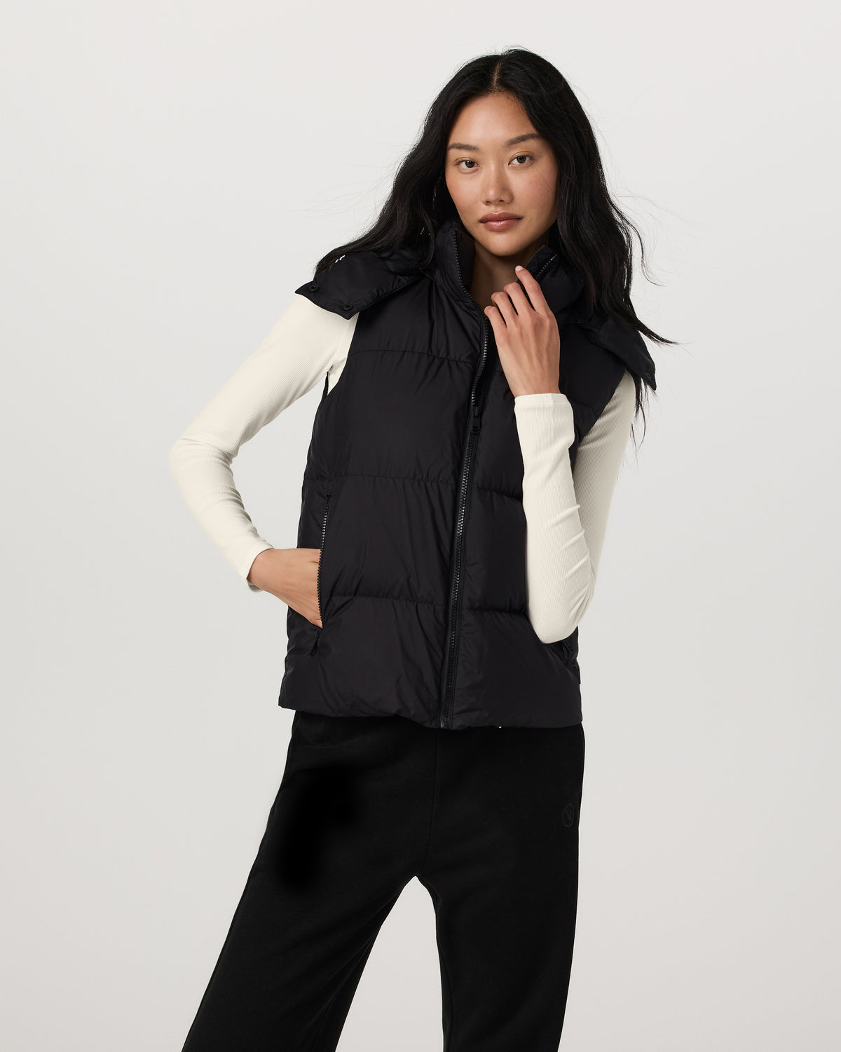 Alta Down Vest Women's Black Sleeveless Vest | Vuori Online