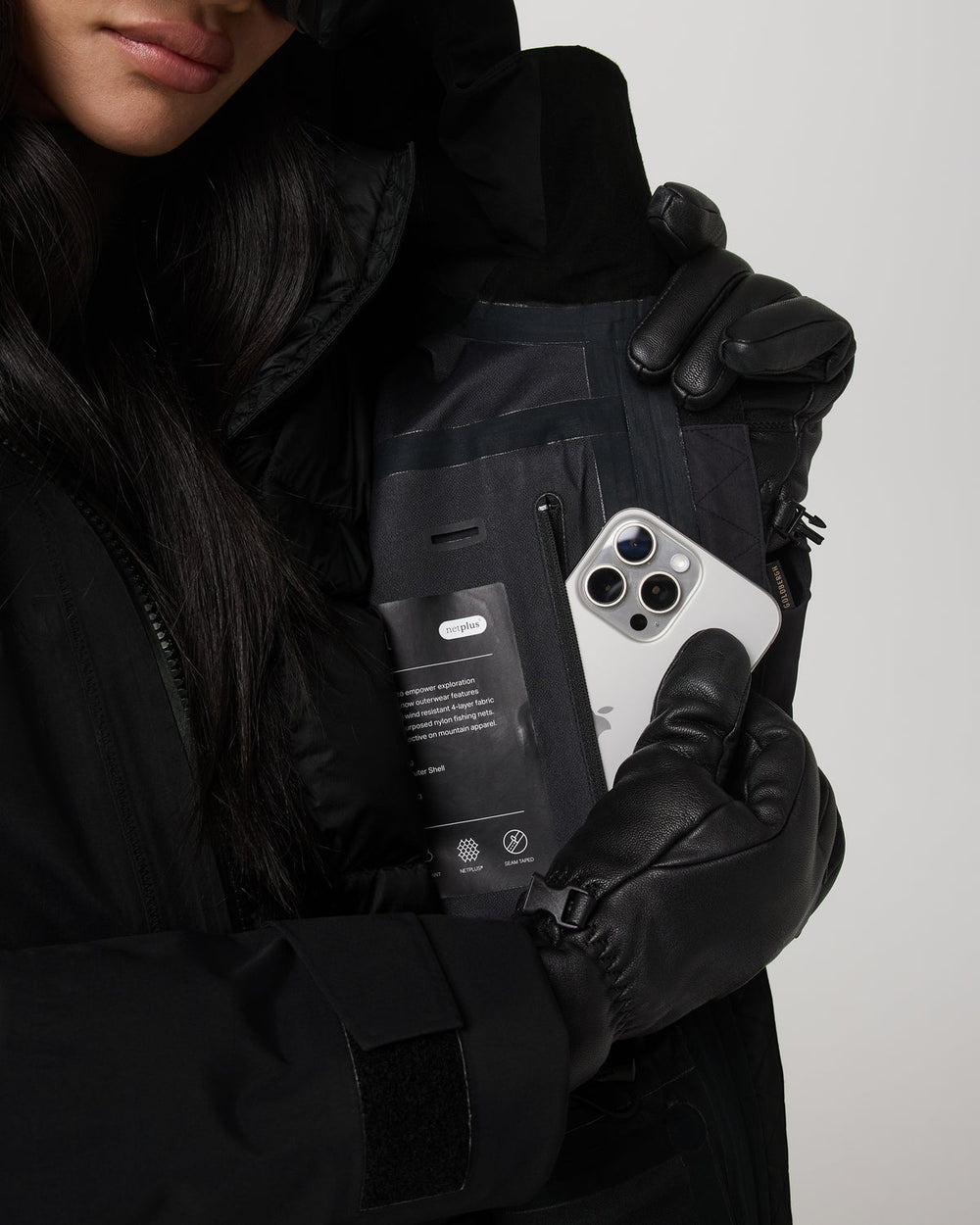 Women's Taika Snow Shell Black Ski/Board Jacket | Vuori Clothing