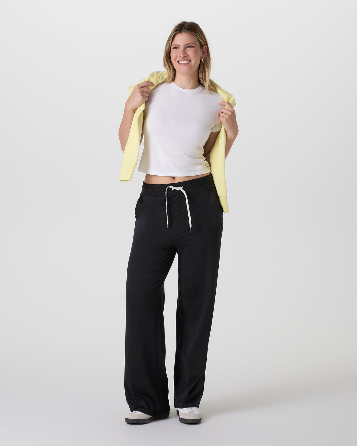 Halo Essential Wideleg Black Heather Pants | Vuori On sale