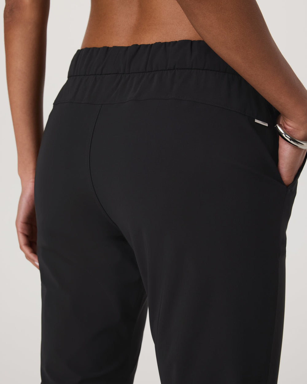 Miles Ankle Pant Black | Vuori Online