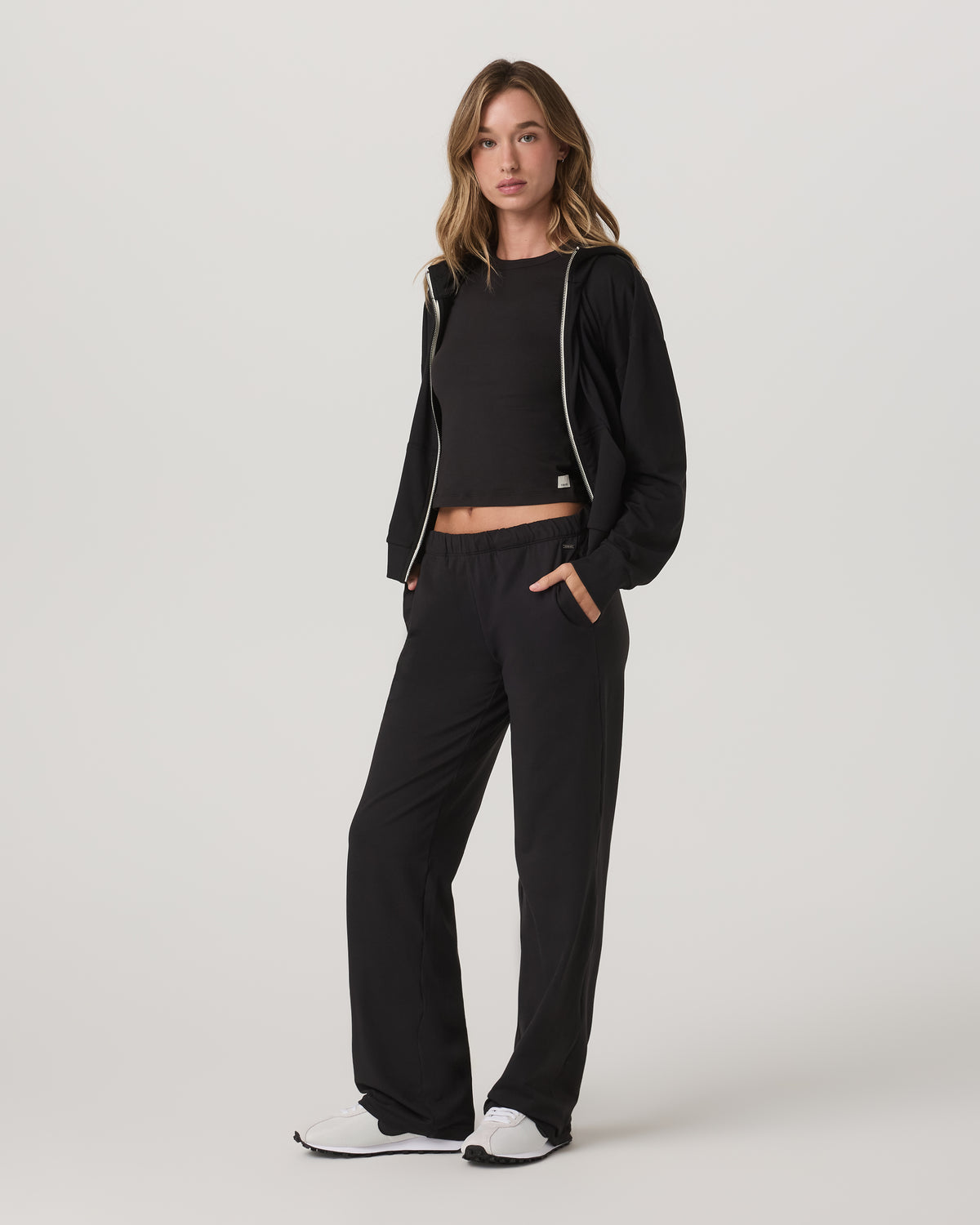 Halo Straight Leg Pant Women's Solid Black Pants | Vuori Clothing