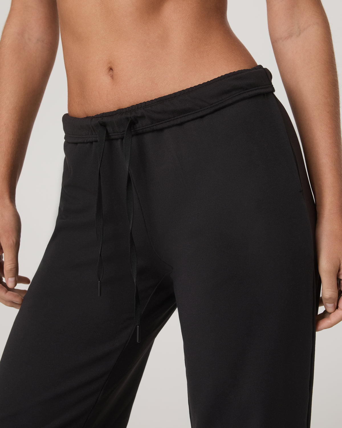 Halo Straight Leg Pant Women's Solid Black Pants | Vuori Clothing