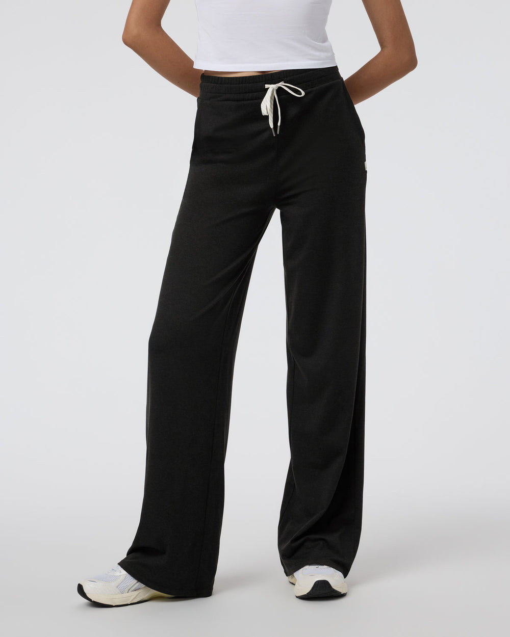 Halo Essential Wideleg - Long Black Heather | Vuori Discount