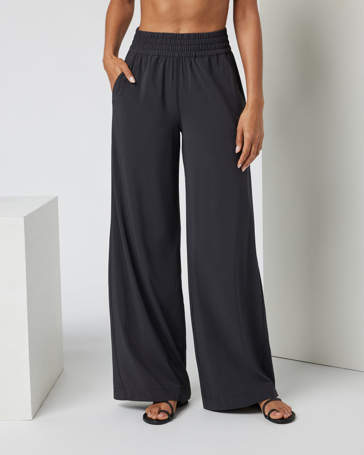 Villa Wideleg - Long Black Tall Wide Leg Pants | Vuori Clothing