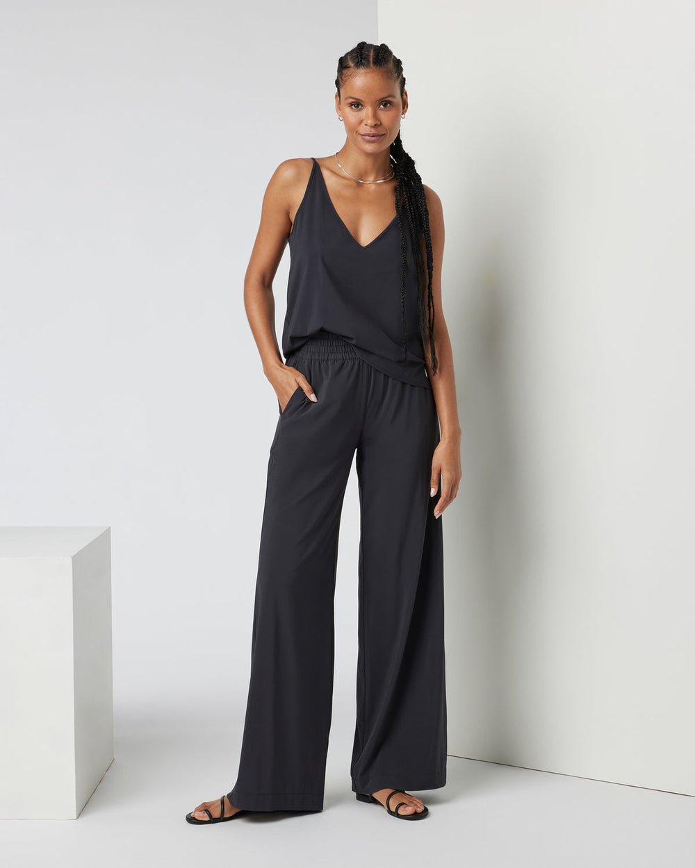 Villa Wideleg - Long Black Tall Wide Leg Pants | Vuori Clothing