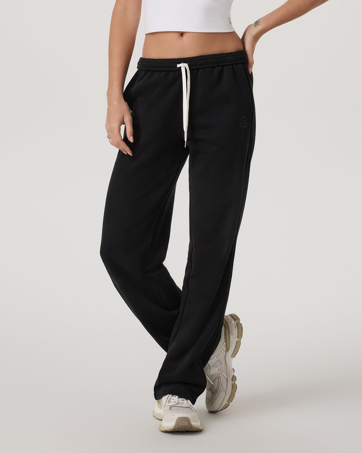 Sedona Straight Leg Sweatpant - Long Women's Black Pant | Vuori Sale