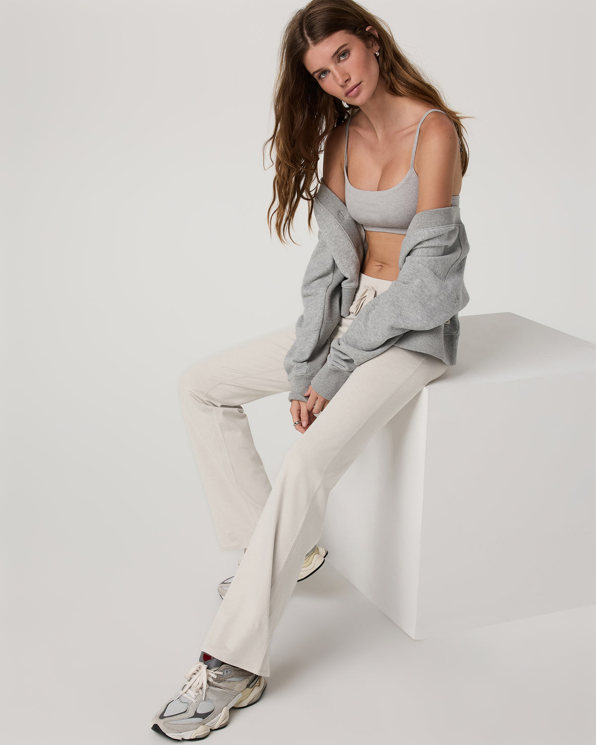 Halo Flare Pant Women's Ecru Heather Pants | Vuori Sale