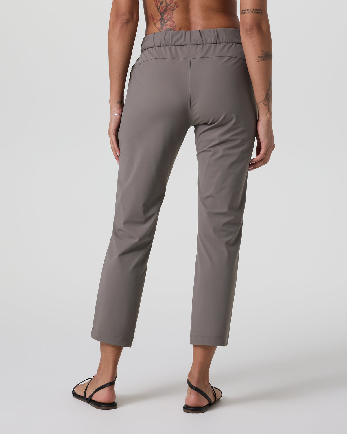 Miles Ankle Pant Women's Chia Cropped Pants | Vuori For sale
