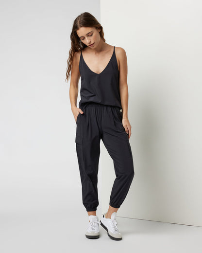 Villa Cargo Jogger Women's Black Cargo Jogger Pants | Vuori Online
