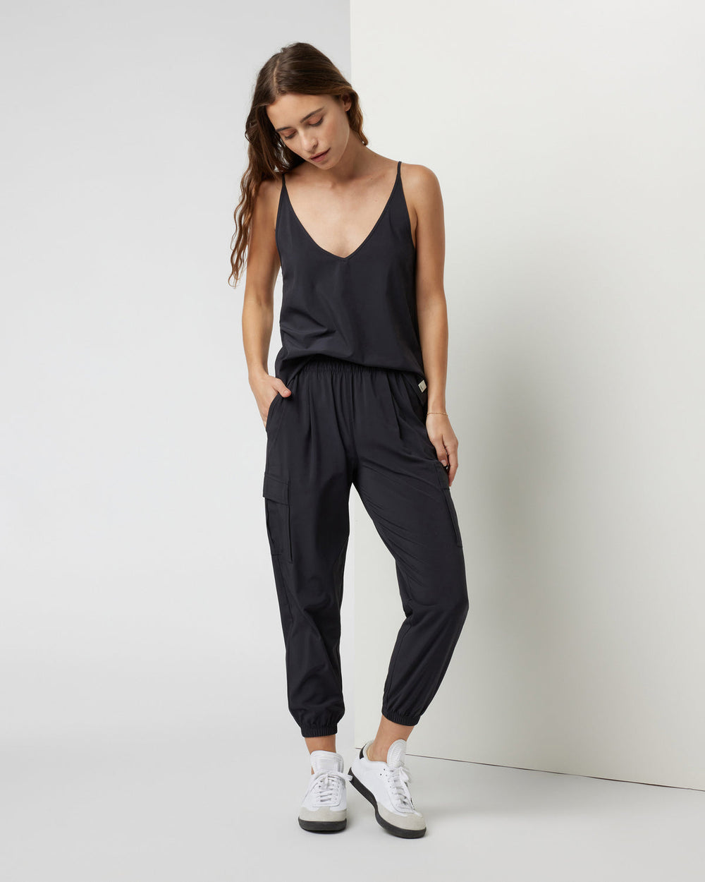 Villa Cargo Jogger Women's Black Cargo Jogger Pants | Vuori Online