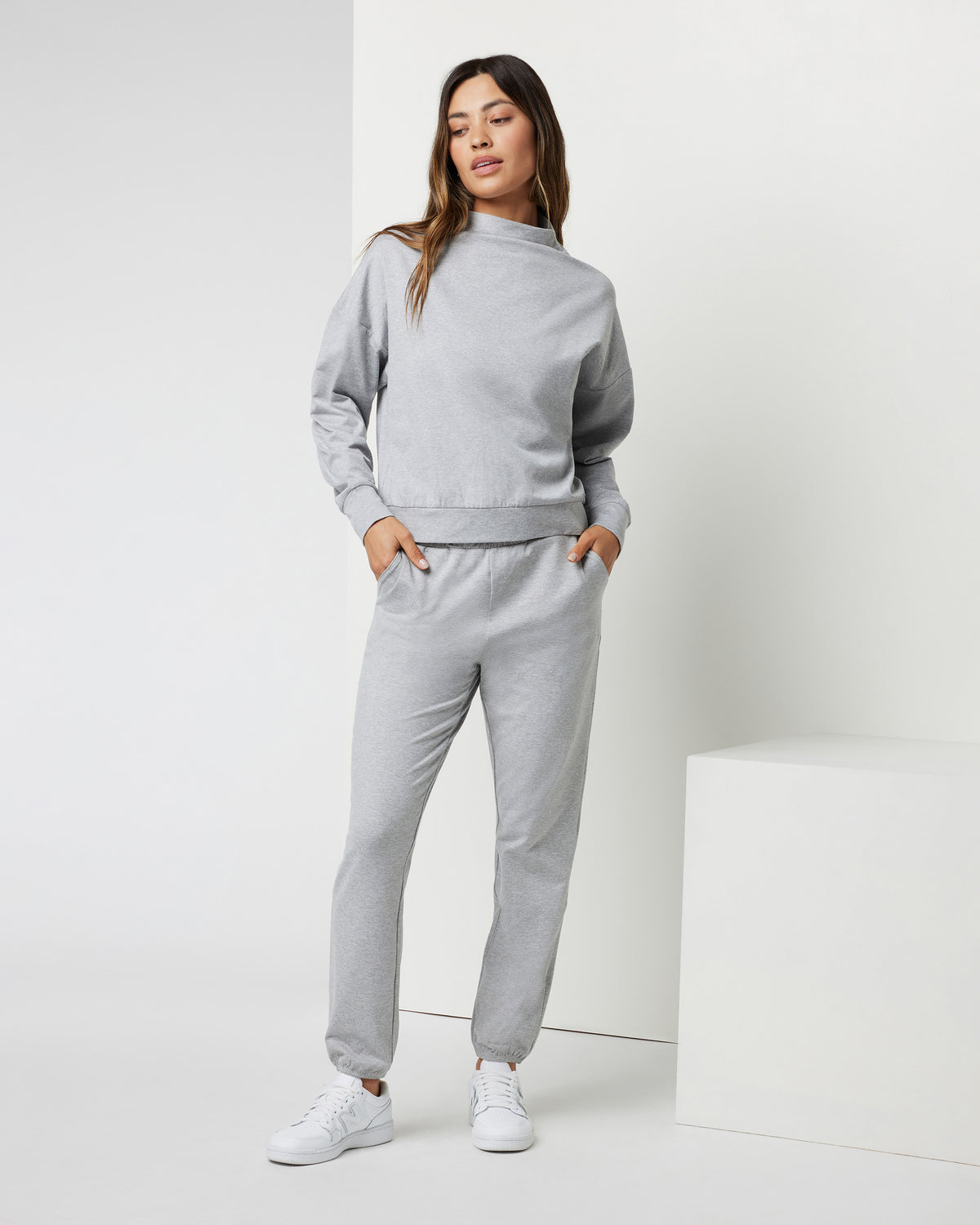 Granite Performance Jogger Light Heather Grey | Vuori