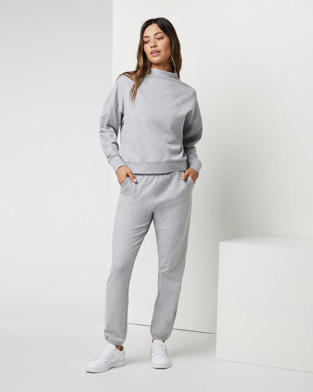 Granite Performance Jogger Light Heather Grey | Vuori