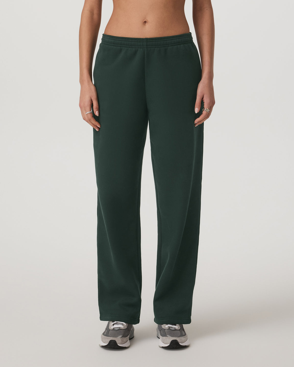 Women's Restore Straight Leg Sweatpant - Long Evergreen | Vuori Online