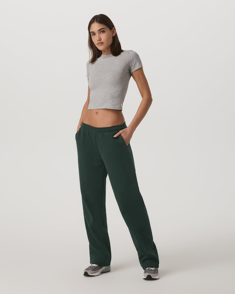 Women's Restore Straight Leg Sweatpant - Long Evergreen | Vuori Online