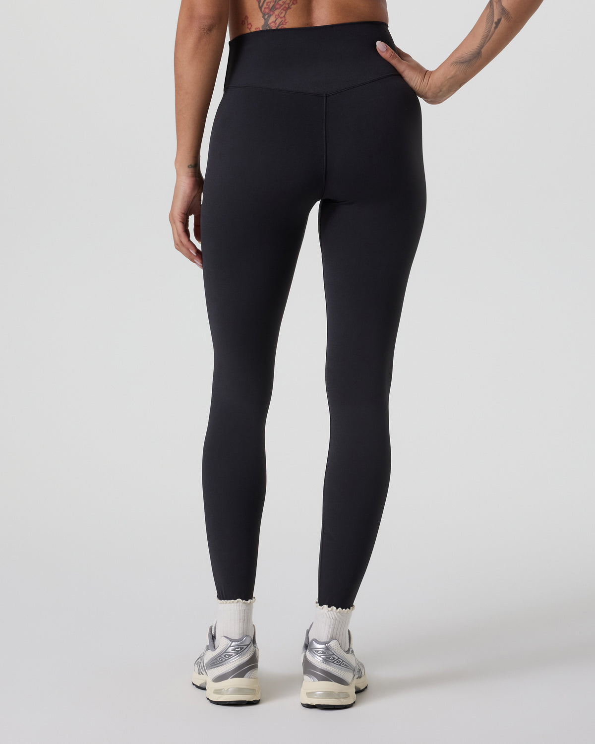 Vuori AllTheForm™ Legging - Short Black | Vuori Outlet