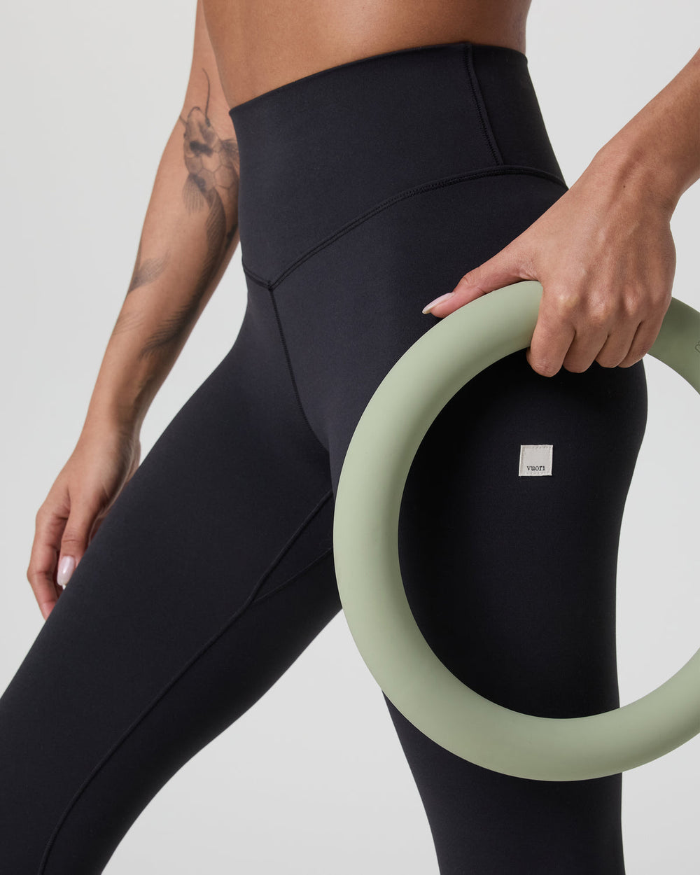 Vuori AllTheForm™ Legging - Short Black | Vuori Outlet